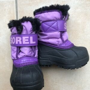 Sorel Purple and Black Winter Boots